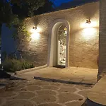 παραδοσιακός πέτρινος σε φάρμα * Fallika