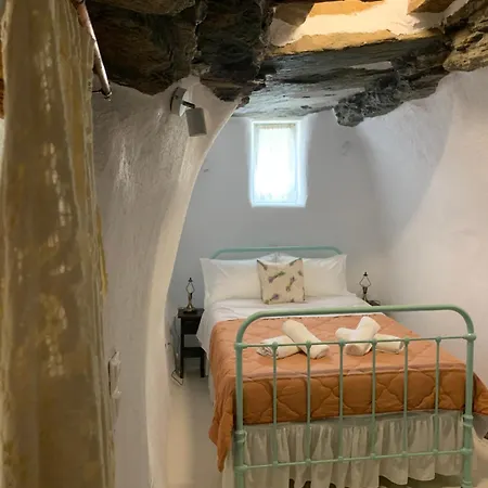 Παραδοσιακός Πέτρινος Ξενώνας Σε Φάρμα *