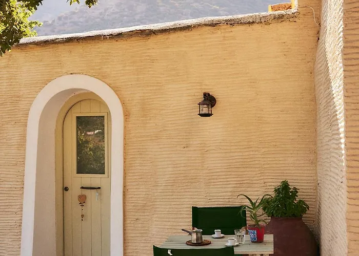 Παραδοσιακός Πέτρινος Ξενώνας Σε Φάρμα Fallika