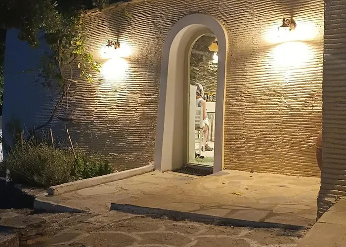 Παραδοσιακός Πέτρινος Ξενώνας Σε Φάρμα * Fallika