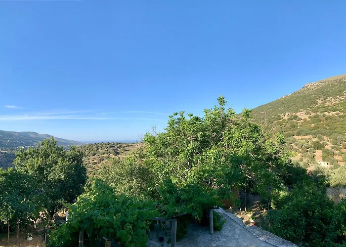 Παραδοσιακός Πέτρινος Ξενώνας Σε Φάρμα *